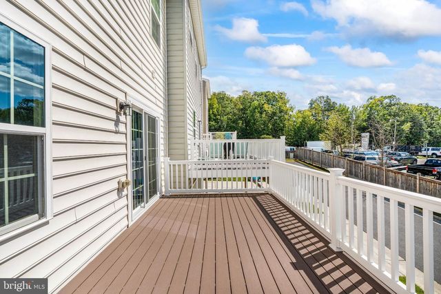1006 VALLEY RUN DR, Fredericksburg, VA 22401