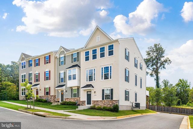 1006 VALLEY RUN DR, Fredericksburg, VA 22401