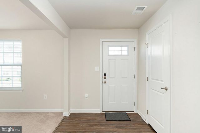 1006 VALLEY RUN DR, Fredericksburg, VA 22401