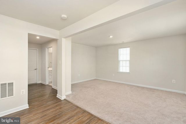 1006 VALLEY RUN DR, Fredericksburg, VA 22401