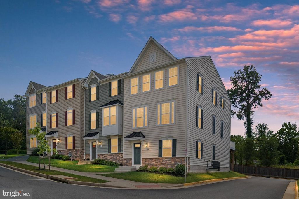 1006 VALLEY RUN DR, Fredericksburg, VA 22401