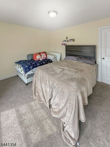 178 Front St, Elizabeth City, NJ 07206