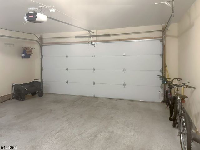 178 Front St, Elizabeth City, NJ 07206