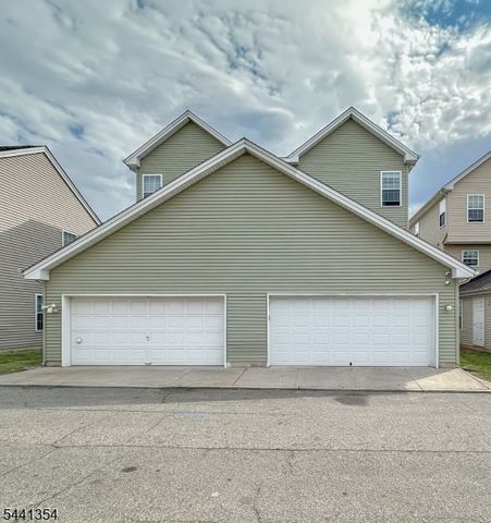178 Front St, Elizabeth City, NJ 07206