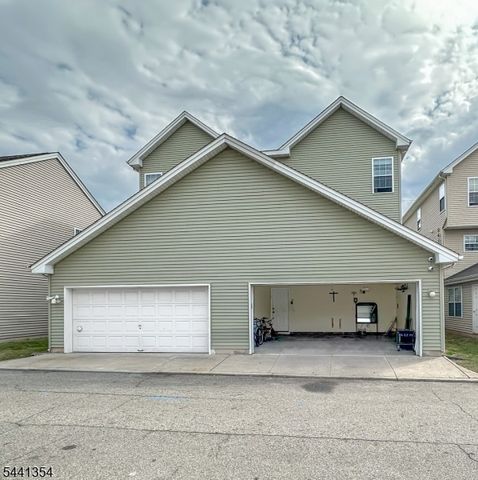 178 Front St, Elizabeth City, NJ 07206