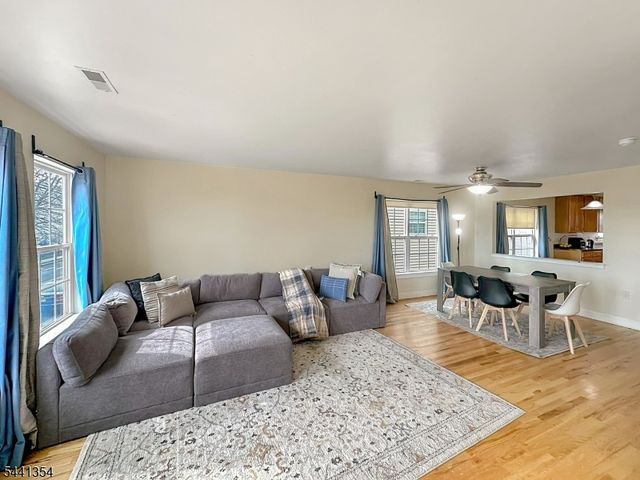 178 Front St, Elizabeth City, NJ 07206