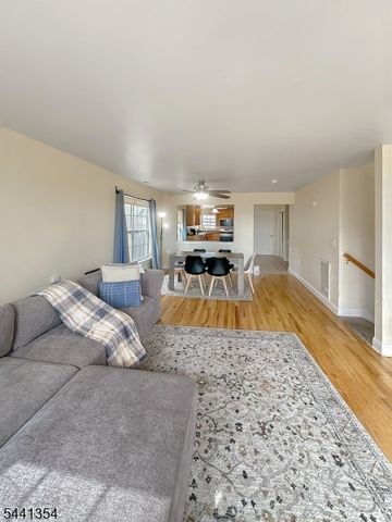 178 Front St, Elizabeth City, NJ 07206