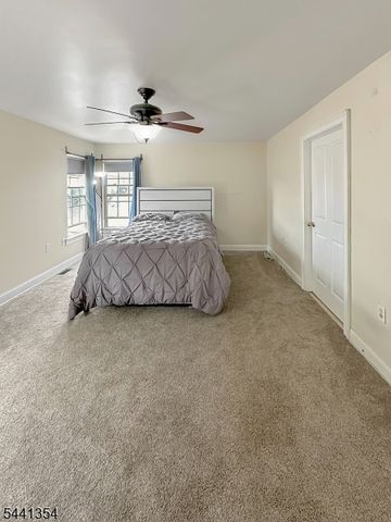 178 Front St, Elizabeth City, NJ 07206