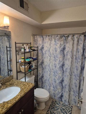 5124 CONROY ROAD 11, Orlando, FL 32811