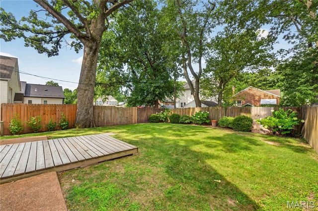 109 Handlan Court, St Louis, MO 63122