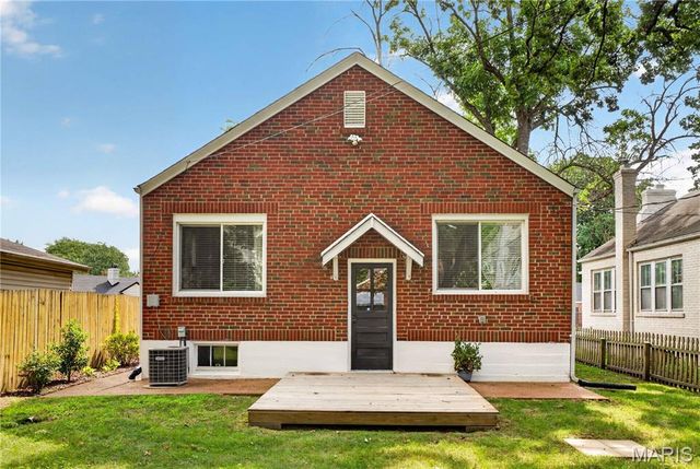 109 Handlan Court, St Louis, MO 63122