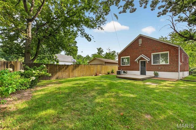 109 Handlan Court, St Louis, MO 63122