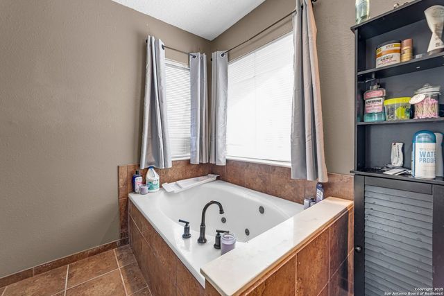 8746 Serene Ridge, San Antonio, TX 78239