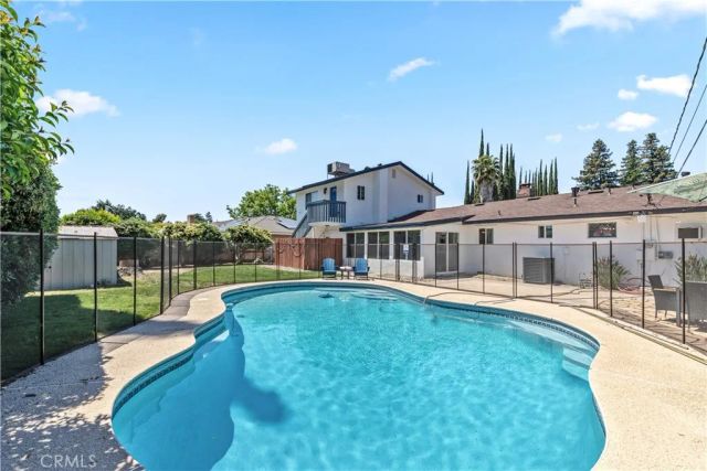925 S Purdue Avenue, Fresno, CA 93727