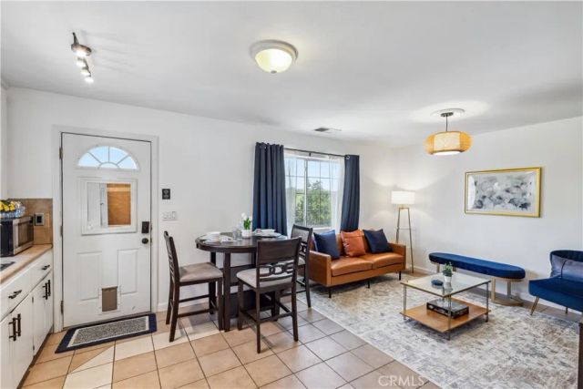 925 S Purdue Avenue, Fresno, CA 93727