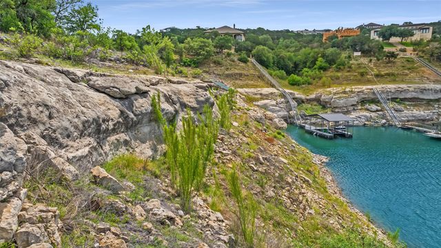 19813 & 19817 Lakehurst LOOP, Spicewood, TX 78669