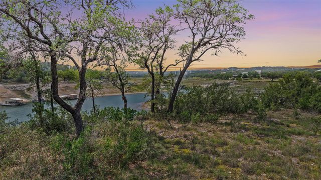 19813 & 19817 Lakehurst LOOP, Spicewood, TX 78669