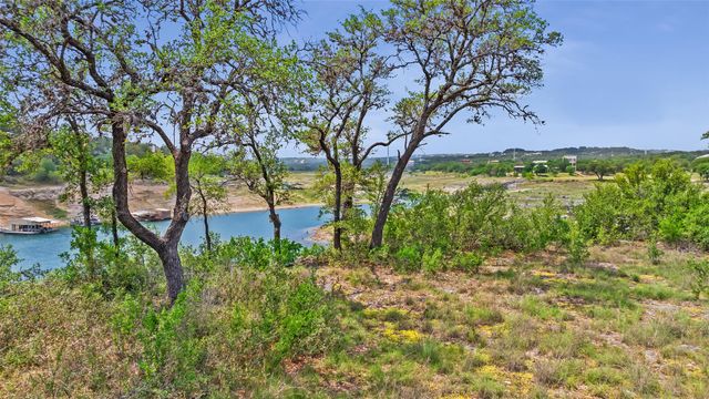 19813 & 19817 Lakehurst LOOP, Spicewood, TX 78669