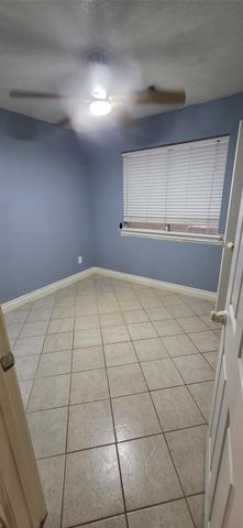 10531 Southway Bend Lane, Houston, TX 77034