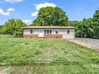 1758 Chase High Road, Forest City, NC 28043