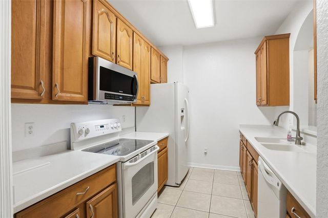 8302 PORTOFINO DRIVE 105, Davenport, FL 33896