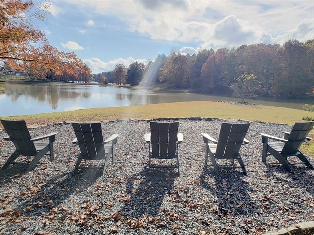 21 Red Lane, Hoschton, GA 30548