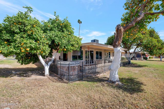 13620 N HAWTHORN Drive, Sun City, AZ 85351