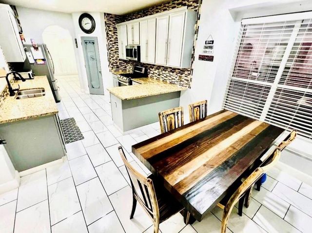 5902 Crestford Park Lane, Houston, TX 77084