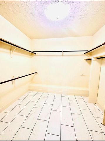 5902 Crestford Park Lane, Houston, TX 77084