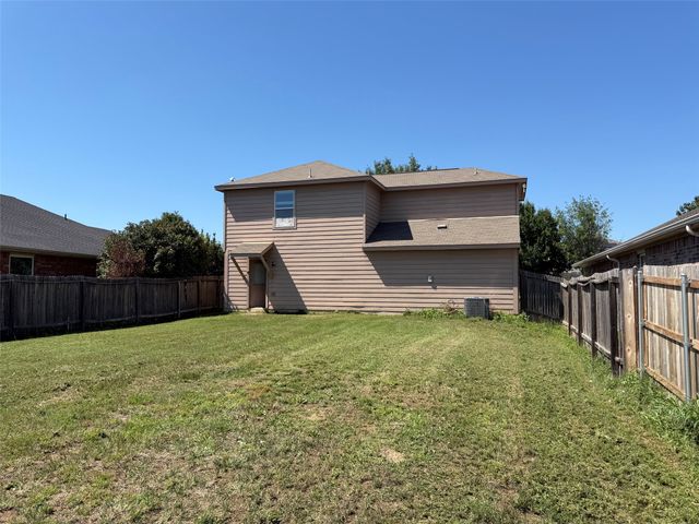 110 Cowpoke Court, Newark, TX 76071