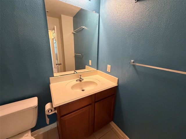 110 Cowpoke Court, Newark, TX 76071
