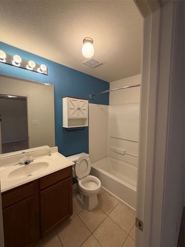 110 Cowpoke Court, Newark, TX 76071