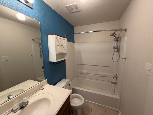 110 Cowpoke Court, Newark, TX 76071