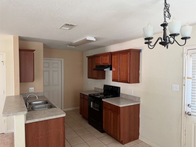 110 Cowpoke Court, Newark, TX 76071