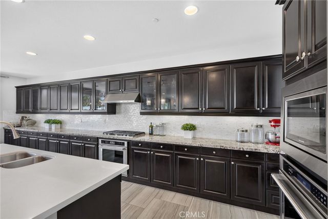 11508 Kingbird Drive, Corona, CA 92883