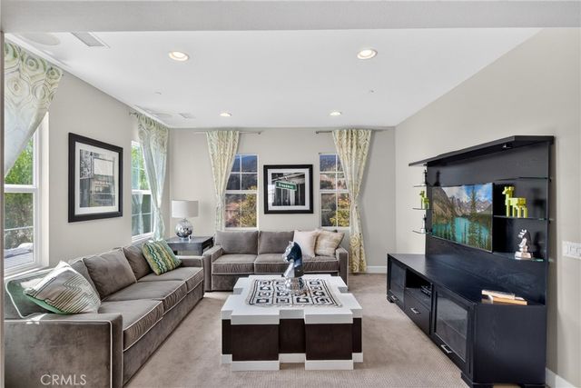 11508 Kingbird Drive, Corona, CA 92883