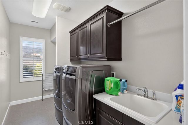 11508 Kingbird Drive, Corona, CA 92883