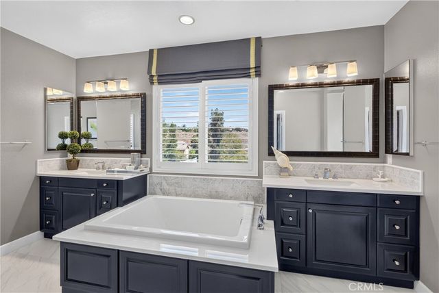 11508 Kingbird Drive, Corona, CA 92883