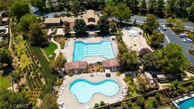 11508 Kingbird Drive, Corona, CA 92883