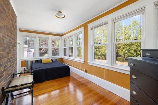 41 Wannamoisett Road, East Providence, RI 02914