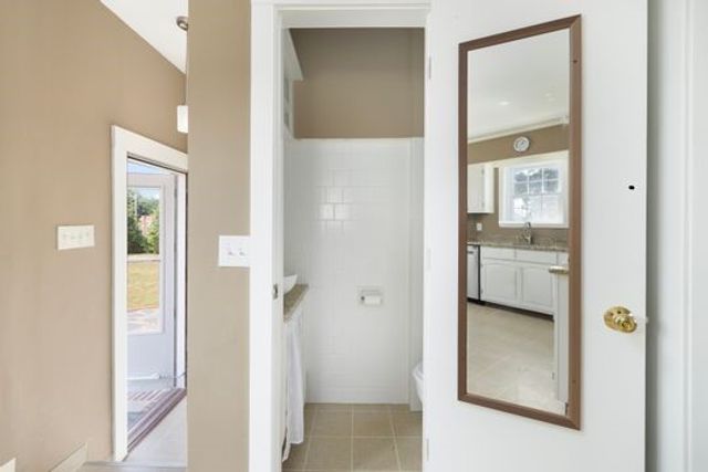 41 Wannamoisett Road, East Providence, RI 02914
