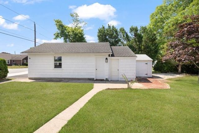 41 Wannamoisett Road, East Providence, RI 02914