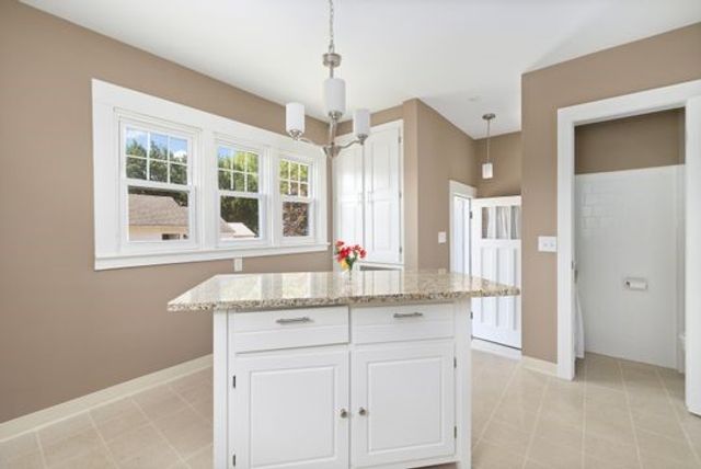 41 Wannamoisett Road, East Providence, RI 02914