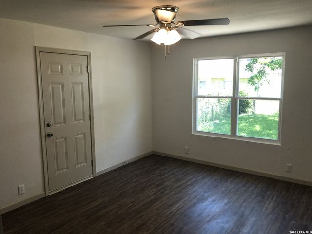 154 Ferris, San Antonio, TX 78220