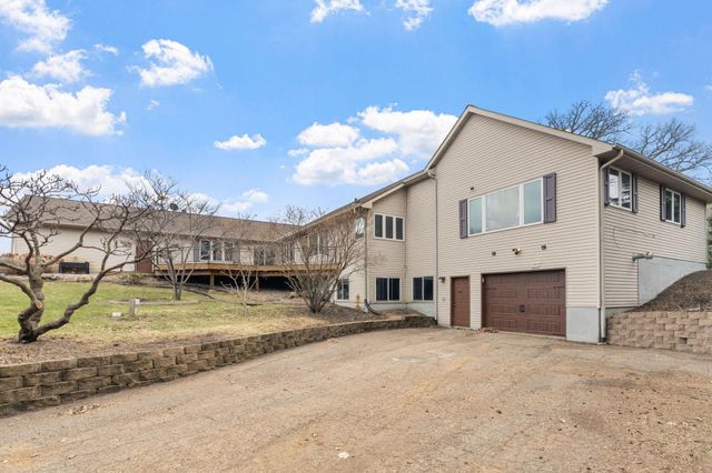 9675 SUMMIT Place, Chaska, MN 55318