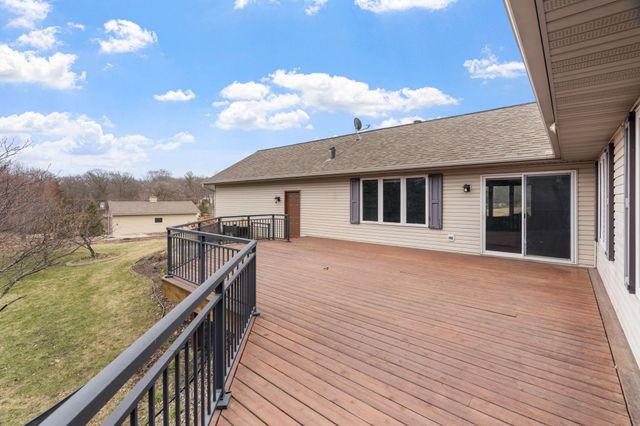 9675 SUMMIT Place, Chaska, MN 55318