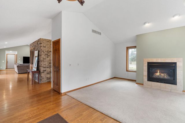 9675 SUMMIT Place, Chaska, MN 55318