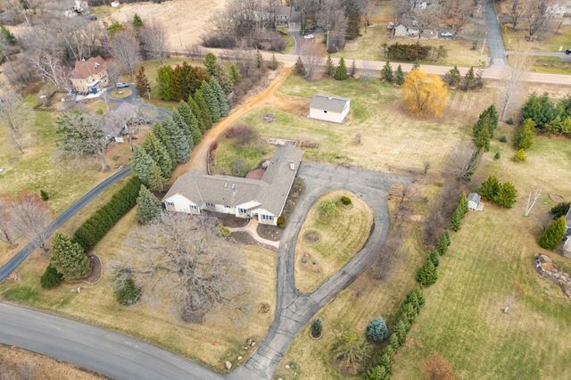 9675 SUMMIT Place, Chaska, MN 55318