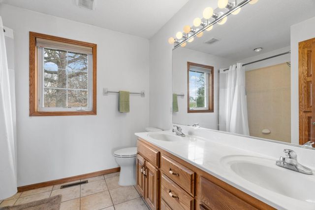 9675 SUMMIT Place, Chaska, MN 55318