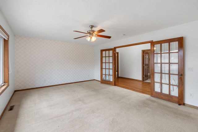 9675 SUMMIT Place, Chaska, MN 55318